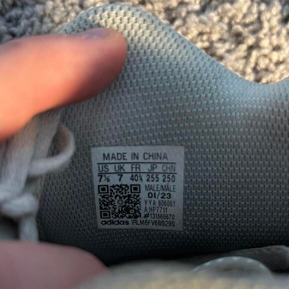 White and gold adidas freak - Picture 8 of 8